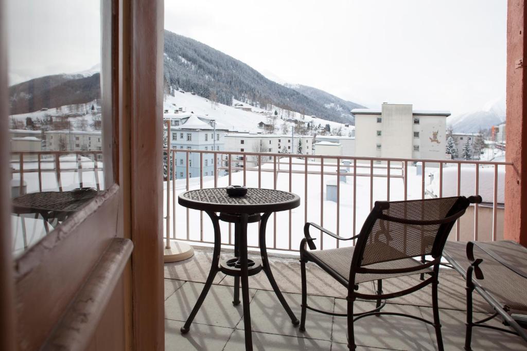 Hotel Ochsen By Mountain Hotels ดาวอส ภายนอก รูปภาพ