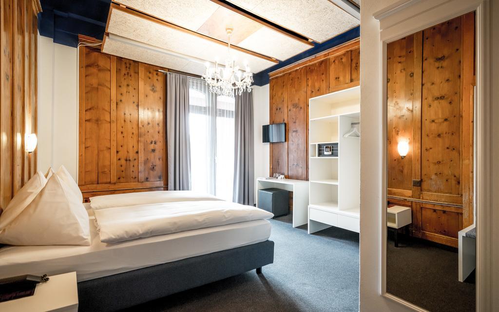 Hotel Ochsen By Mountain Hotels ดาวอส ภายนอก รูปภาพ